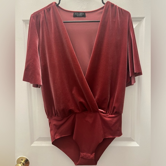 Zara Raspberry Deep V Velvet Bodysuit - Picture 2 of 7
